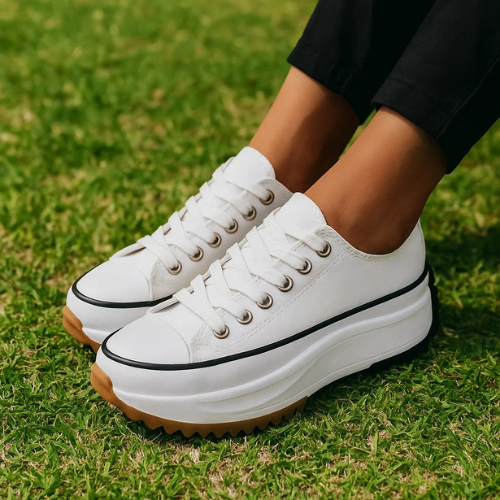 <p><strong>Customers love our shoes!</strong></p>