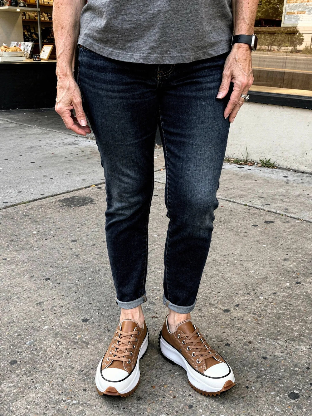 <h2>Customers love our shoes!</h2>