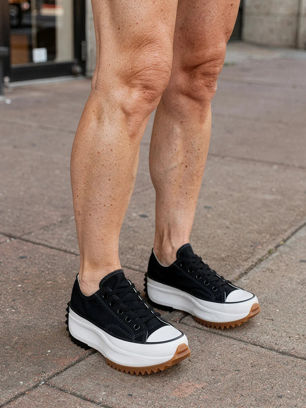 <h2>Customers love our shoes!</h2>